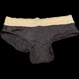 Beautiful lace waist, Roush back, bikini briefs.